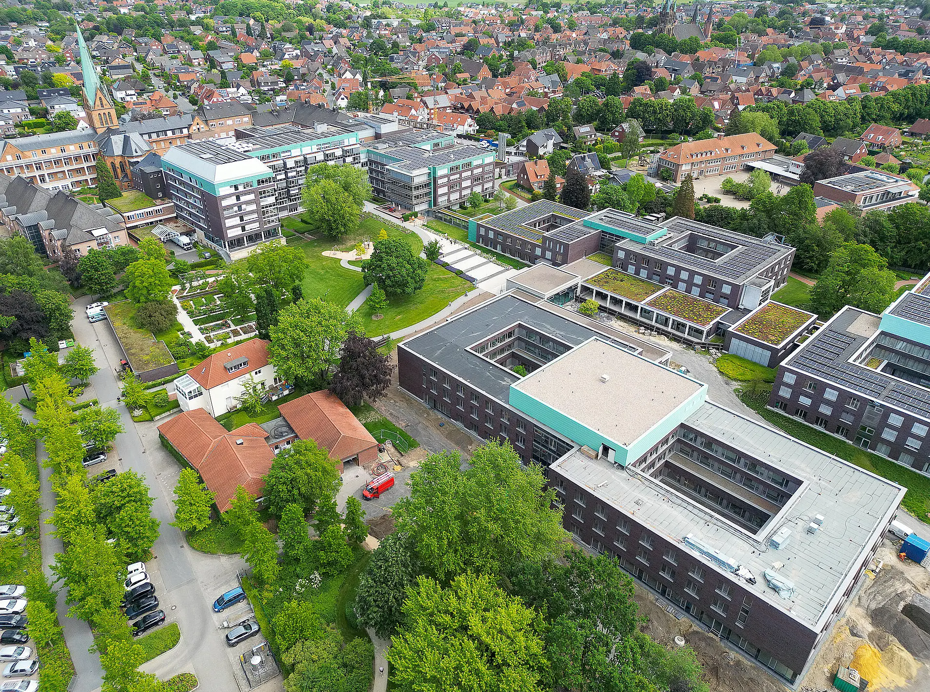 Drohnenansicht vom Reha-Zentrum am St. Josef-Stift. 