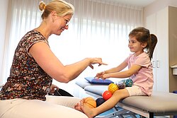 Vertrauen und Verantwortung: Die Kinderphysiotherapie ist ein wichtiger Bestandteil des Therapie-Zentrums.